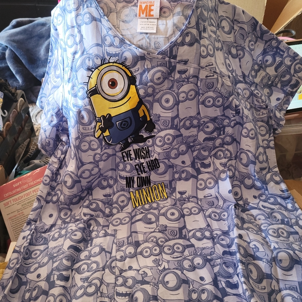 NWT despicable me scrub top